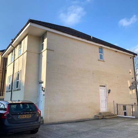 Spacious 2 Bed Apartment With Off Street Parking Bath Exterior foto